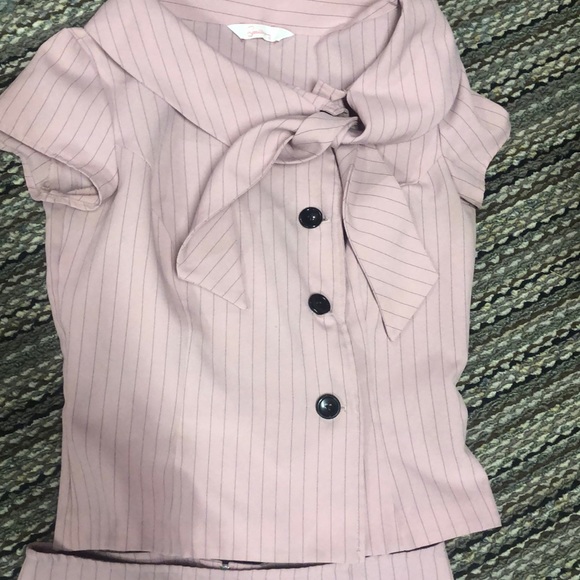 2-piece pin striped skirt /blouse set - jrs size 7 - Picture 3 of 7